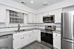43 Everett Dr, Newtown, PA 18940 - Photo 16