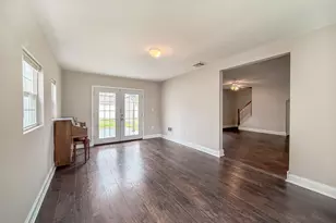 70 Huckleberry Ln, Levittown, PA 19055 - Photo 14