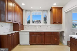 6514 N Radcliffe St, Bristol, PA 19007 - Photo 12