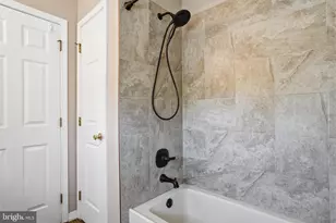 142 Grandview Dr, Warminster, PA 18974 - Photo 20