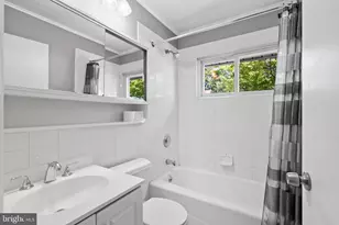 25 Cable Rd, Levittown, PA 19057 - Photo 14