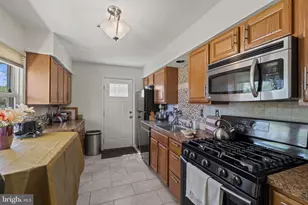 802 Rennard Ln, Morrisville, PA 19067 - Photo 8