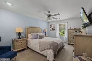 802 Rennard Ln, Morrisville, PA 19067 - Photo 16