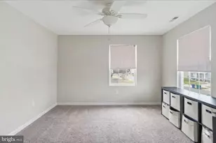 32 Rustleaf Ln, Levittown, PA 19055 - Photo 14
