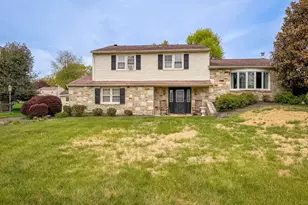 21 E Rotterdam Rd, Holland, PA 18966 - Photo 2