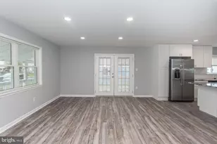 2410 Liberator St, Levittown, PA 19057 - Photo 8