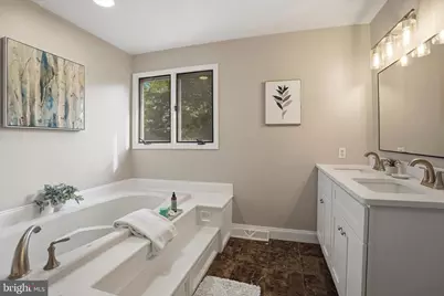625 S Sweetwater Drive, Feasterville-Trevose, PA 19053 - Photo 18
