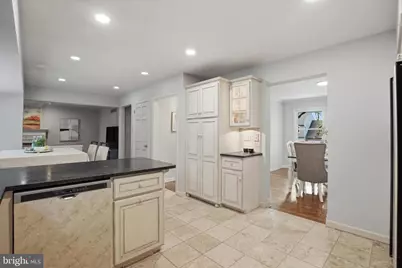 625 S Sweetwater Drive, Feasterville-Trevose, PA 19053 - Photo 4
