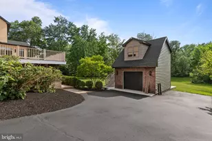 102 Pickwick Dr, Doylestown, PA 18901 - Photo 98