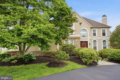 25 Alexanders Court, Newtown, PA 18940 - Photo 2