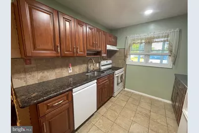 17 Heather Lane, Levittown, PA 19055 - Photo 10