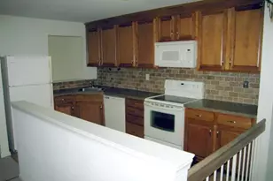 18010 Beacon Hill Dr, Southampton, PA 18966 - Photo 4