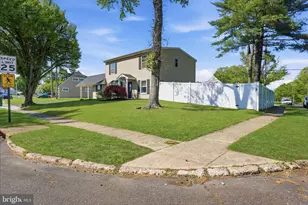2 Pumpkin Hill Rd, Levittown, PA 19056 - Photo 36