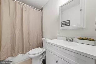 2 Pumpkin Hill Rd, Levittown, PA 19056 - Photo 28