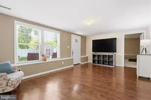 7 New Pond Ln, Levittown, PA 19054 - Photo 16