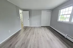 26 Village Ln, Levittown, PA 19054 - Photo 10