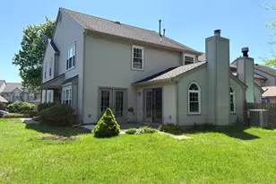 54 Magnolia Dr, Newtown, PA 18940 - Photo 2
