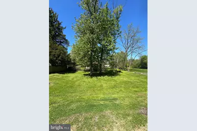 241 W Maple Avenue, Langhorne, PA 19047 - Photo 10