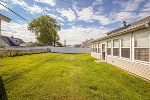 44 Cotton Rd, Levittown, PA 19057 - Photo 32