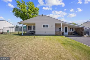 264 Goldenridge Dr, Levittown, PA 19057 - Photo 1