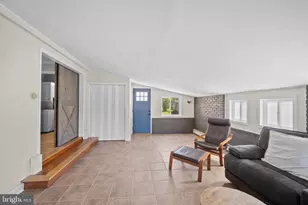 264 Goldenridge Dr, Levittown, PA 19057 - Photo 4