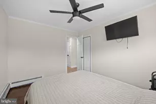 264 Goldenridge Dr, Levittown, PA 19057 - Photo 16