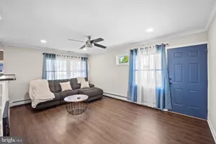 264 Goldenridge Dr, Levittown, PA 19057 - Photo 10
