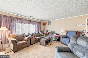 176 Cobalt Ridge Dr S, Levittown, PA 19057 - Photo 4
