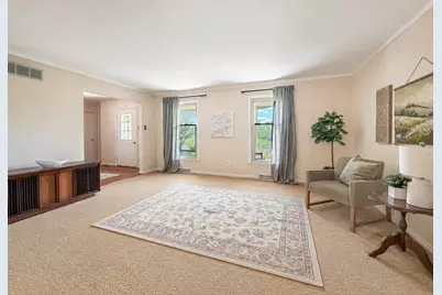 129 South Drive, Newtown, PA 18940 - Photo 2