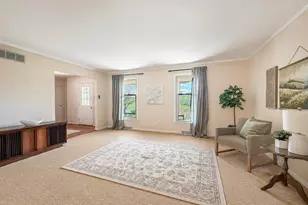 129 South Dr, Newtown, PA 18940 - Photo 2
