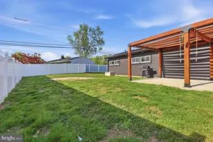 25 Gun Rd, Levittown, PA 19057 - Photo 30