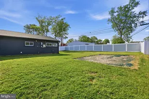 25 Gun Rd, Levittown, PA 19057 - Photo 36