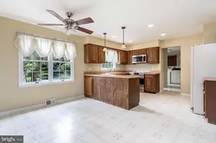 5780 Village Ln, Doylestown, PA 18902 - Photo 10