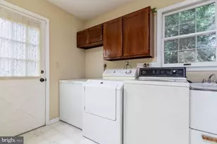 5780 Village Ln, Doylestown, PA 18902 - Photo 18