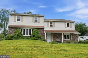 647 Middle Holland Rd, Southampton, PA 18966 - Photo 2