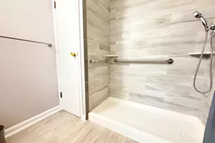 2392 E Ave, Levittown, PA 19056 - Photo 12