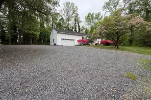 2392 E Ave, Levittown, PA 19056 - Photo 2