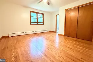 2392 E Ave, Levittown, PA 19056 - Photo 10