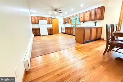 2392 E Avenue, Levittown, PA 19056 - Photo 14