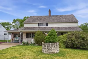 22 Inbrook Rd, Levittown, PA 19057 - Photo 2