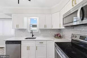 1942 Oakford Ave, Feasterville-Trevose, PA 19053 - Photo 18