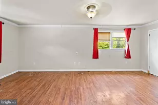 6998 Headley Ct, Levittown, PA 19057 - Photo 10