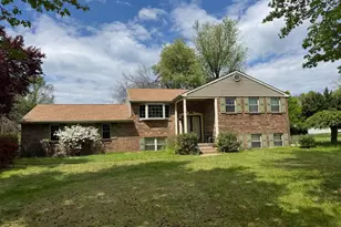 17 E Pickering Bend, Richboro, PA 18954 - Photo 1