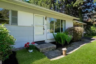 52 Cedar Dr, Doylestown, PA 18901 - Photo 2