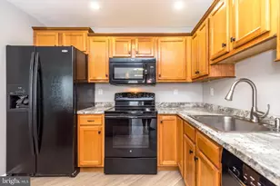 910 Vine St, Perkasie, PA 18944 - Photo 6