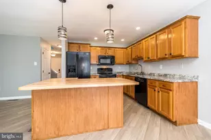 910 Vine St, Perkasie, PA 18944 - Photo 6