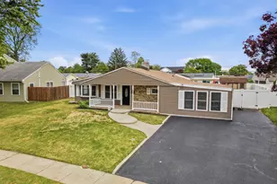 72 Lavender Ln, Levittown, PA 19054 - Photo 1