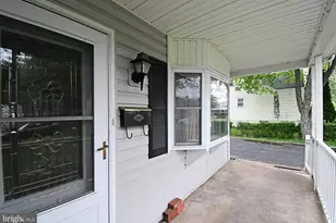 1604 N Meadowbrook Rd, Feasterville-Trevose, PA 19053 - Photo 4