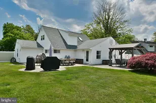 2 Jollybrook Rd, Levittown, PA 19056 - Photo 34
