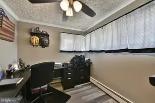 2 Jollybrook Rd, Levittown, PA 19056 - Photo 20